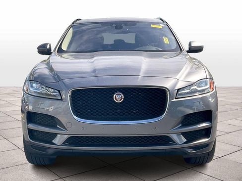 Used 2018 Jaguar F-PACE Prestige image 3