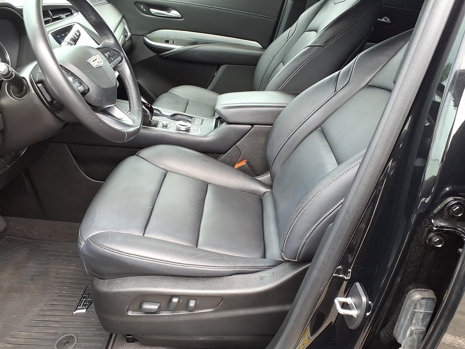 Certified 2023 Cadillac XT4 Premium Luxury w/ Cold Weather Package AWD/4WD image 13
