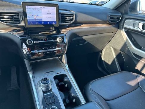 Used 2023 Ford Explorer Limited AWD/4WD image 14