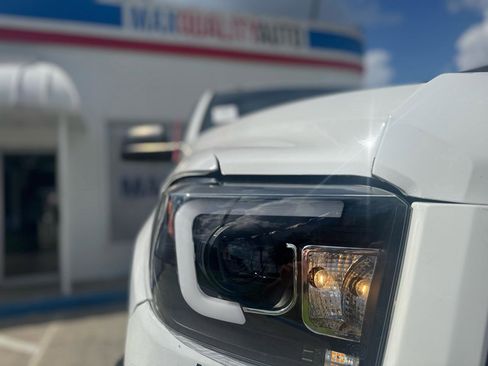 Used 2014 Toyota Tundra SR5 AWD/4WD image 7