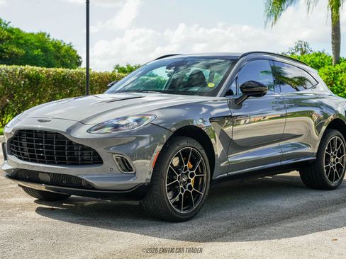 Used 2021 Aston Martin DBX image 12