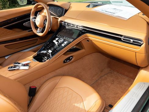 Used 2025 Aston Martin DB12 Convertible RWD image 48