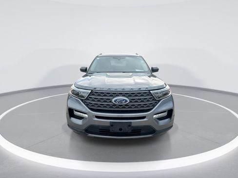 Used 2021 Ford Explorer XLT w/ Equipment Group 202A AWD/4WD image 3