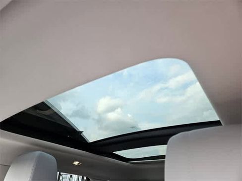 Used 2020 Land Rover Range Rover Evoque SE image 17