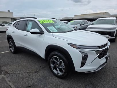 Used 2024 Chevrolet Trax LT w/ LT Convenience Package