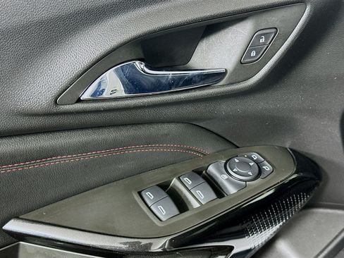 Used 2024 Chevrolet Trax RS FWD image 15