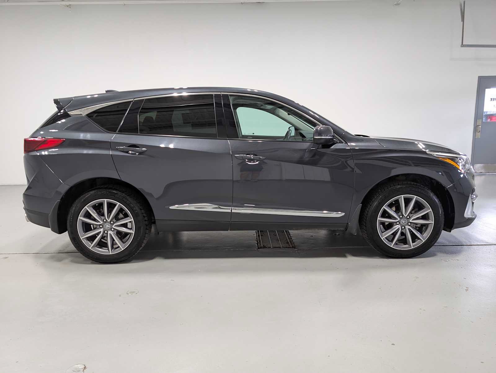 Used 2019 Acura RDX w/ Technology Package AWD/4WD image 7