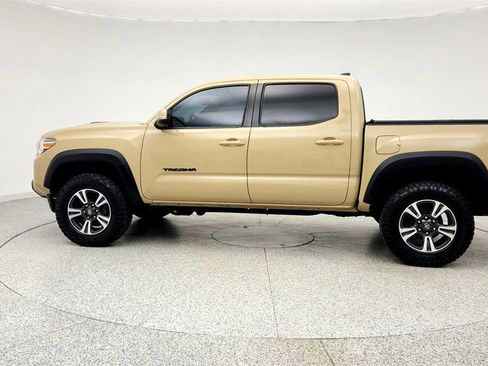 Used 2016 Toyota Tacoma TRD Sport w/ Towing Package image 8