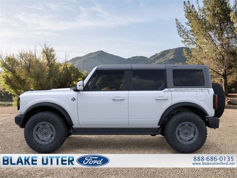 New 2025 Ford Bronco Outer Banks w/ Sasquatch Package image 3