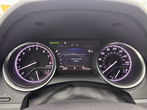 Used 2018 Toyota Camry XLE w/ Audio Package image 3