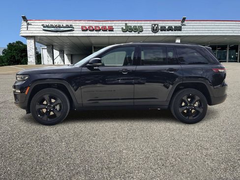 New 2025 Jeep Grand Cherokee Limited w/ Black Appearance Package image 3