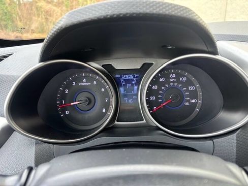 Used 2016 Hyundai Veloster w/ Option Group 02 image 4