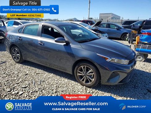 Used 2023 Kia Forte LXS w/ LXS Technology Package FWD image 5