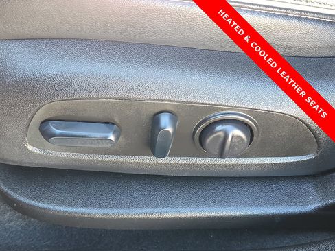 Used 2022 GMC Acadia Denali image 16