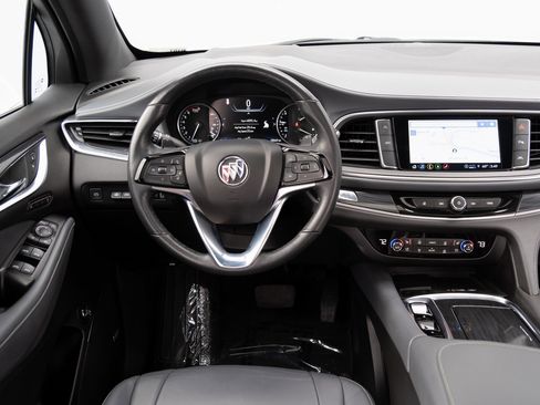 Used 2023 Buick Enclave Premium image 2