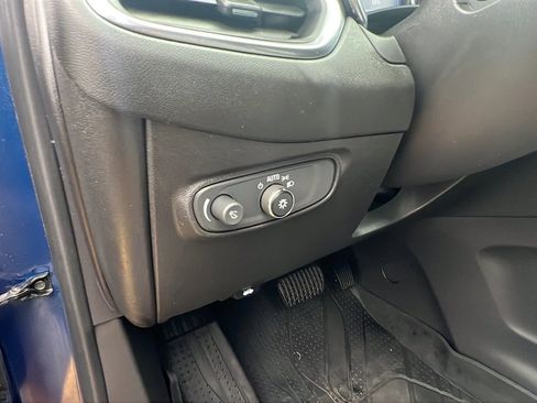 Used 2022 Chevrolet Equinox LT image 25