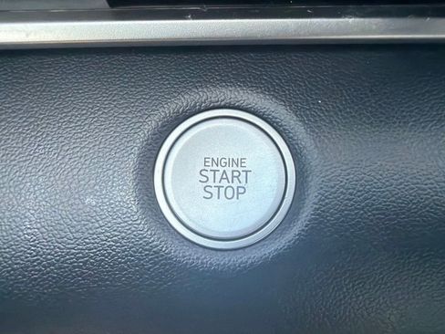 Used 2023 Hyundai Elantra SEL w/ Preferred Accessory Package FWD image 13