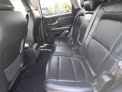 Used 2022 Lincoln Corsair FWD image 9