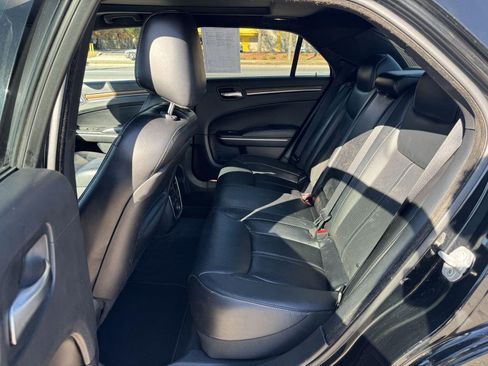 Used 2013 Chrysler 300 C image 10