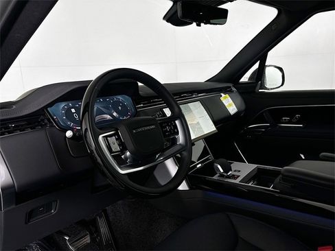 New 2026 Land Rover Range Rover SE image 9