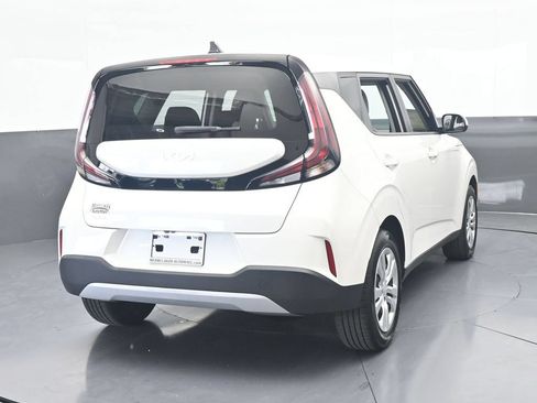 Used 2023 Kia Soul LX FWD image 5