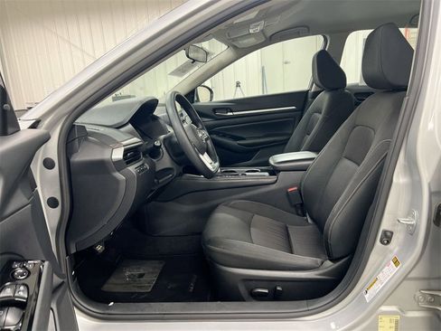 Used 2023 Nissan Altima 2.5 SV image 19