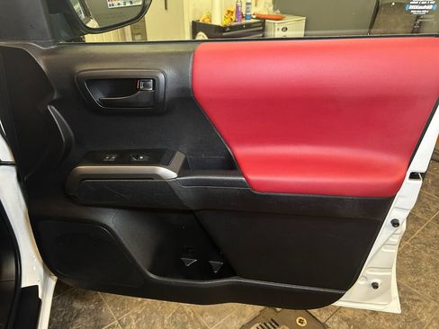 Certified 2023 Toyota Tacoma SR5 AWD/4WD image 16