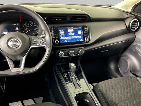 Used 2024 Nissan Kicks SV FWD image 9