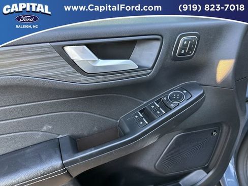 Certified 2025 Ford Escape Platinum w/ Premium Technology Package image 20