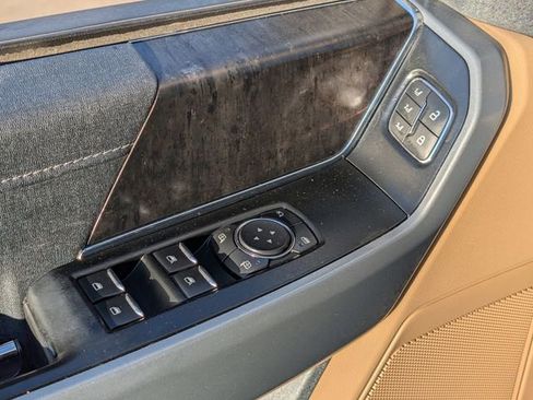 Used 2021 Ford F150 Lariat w/ Tow Technology Package image 24