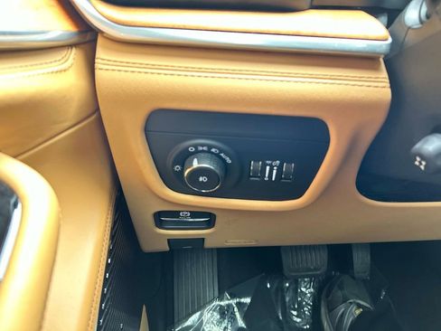 Used 2023 Jeep Grand Cherokee Summit AWD/4WD image 29