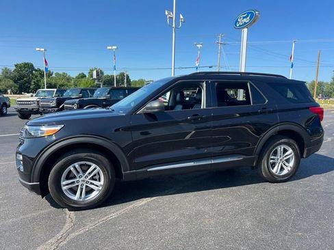 Certified 2024 Ford Explorer XLT w/ Equipment Group 202A AWD/4WD image 3