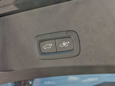 Used 2023 Volvo XC40 Recharge Plus AWD/4WD image 33