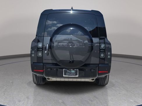 New 2026 Land Rover Defender 130 X-Dynamic SE image 6