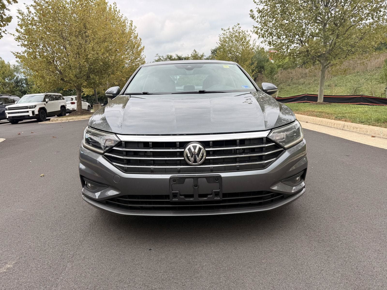 Used 2019 Volkswagen Jetta SEL Premium FWD image 3
