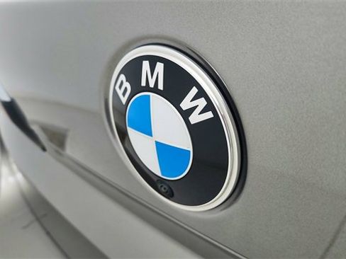 Used 2024 BMW 740i image 16