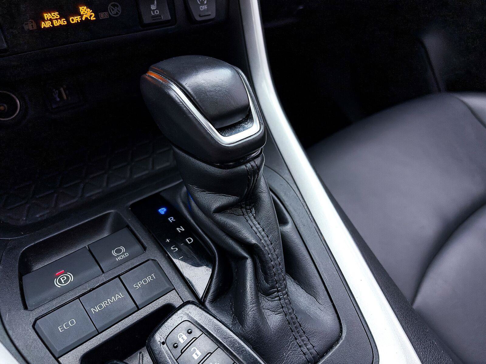 Used 2024 Toyota RAV4 XLE Premium w/ Weather Package FWD image 27