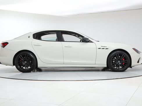 Certified 2023 Maserati Ghibli Modena RWD image 6
