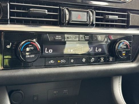 Used 2024 Nissan Pathfinder SL w/ SL Premium Package image 28