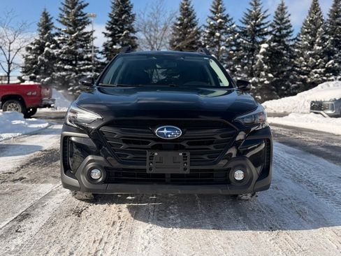Used 2023 Subaru Outback Onyx Edition image 2