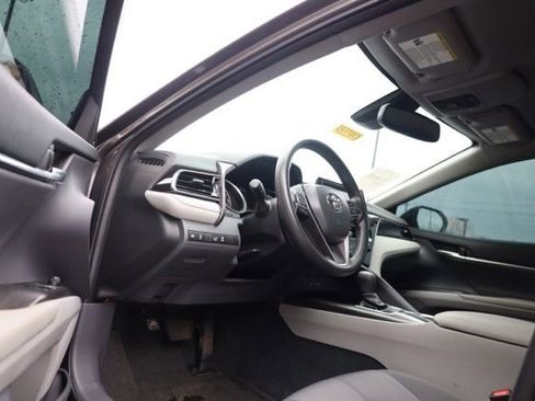 Used 2024 Toyota Camry LE image 10