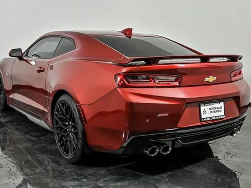 Used 2018 Chevrolet Camaro SS RWD image 7