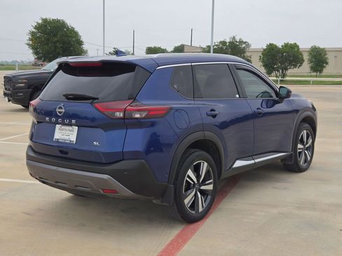 Used 2023 Nissan Rogue SL w/ SL Premium Package FWD image 3