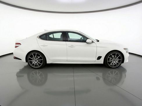 Used 2025 Genesis G70 2.5T image 11