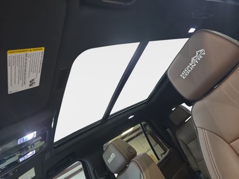 Used 2026 Chevrolet Tahoe High Country AWD/4WD image 27
