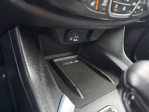 Used 2022 Chevrolet Traverse Premier w/ Redline Edition image 18