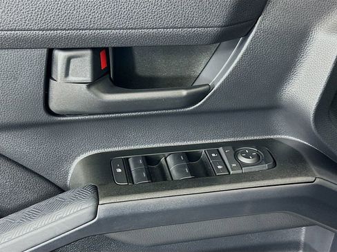 Certified 2025 Toyota 4Runner SR5 AWD/4WD image 17