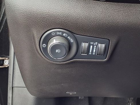 Certified 2022 Jeep Compass Trailhawk w/ Trailhawk Elite Group AWD/4WD image 17