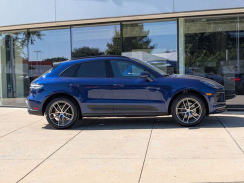 Certified 2025 Porsche Macan AWD/4WD image 8