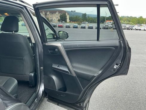 Used 2018 Toyota RAV4 LE w/ All Weather Liner Package AWD/4WD image 32